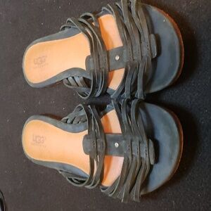 UGG brown flat leather Kaiti SANDALS 9 euc suede